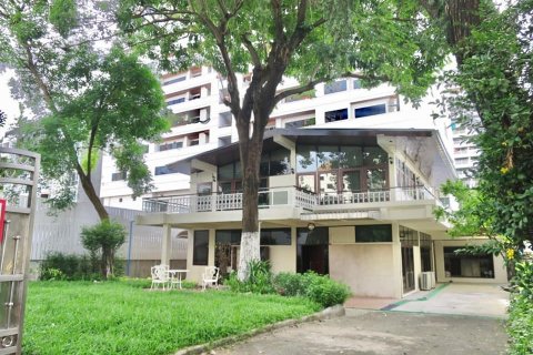 House in Bangkok, Thailand 4 bedrooms № 157554