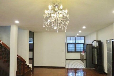 House in Bangkok, Thailand 4 bedrooms № 157554 - photo 5