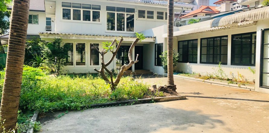 Studio in Bangkok, Thailand № 157555