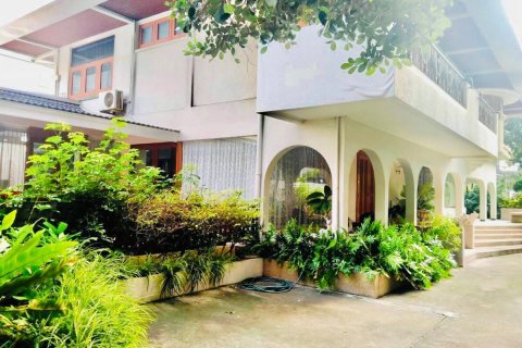 House in Bangkok, Thailand 5 bedrooms № 157558 - photo 16