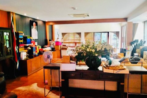 House in Bangkok, Thailand 5 bedrooms № 157558 - photo 12