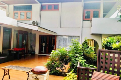 House in Bangkok, Thailand 5 bedrooms № 157558 - photo 15