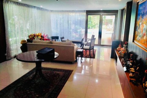 House in Bangkok, Thailand 5 bedrooms № 157558 - photo 7
