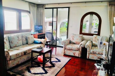 House in Bangkok, Thailand 5 bedrooms № 157558 - photo 8