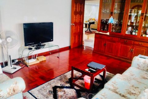 House in Bangkok, Thailand 5 bedrooms № 157558 - photo 9