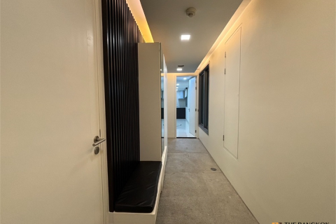 Condo in Bangkok, Thailand, 3 bedrooms № 184680 - photo 10