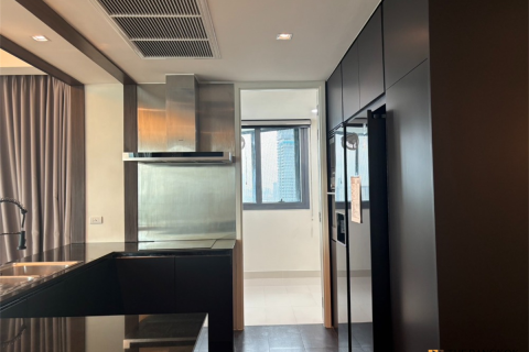 Condo in Bangkok, Thailand, 3 bedrooms № 184680 - photo 7