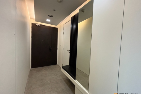 Condo in Bangkok, Thailand, 3 bedrooms № 184680 - photo 9