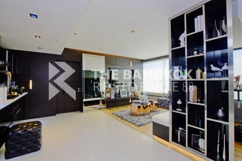 Condo in Bangkok, Thailand, 2 bedrooms № 184676 - photo 10