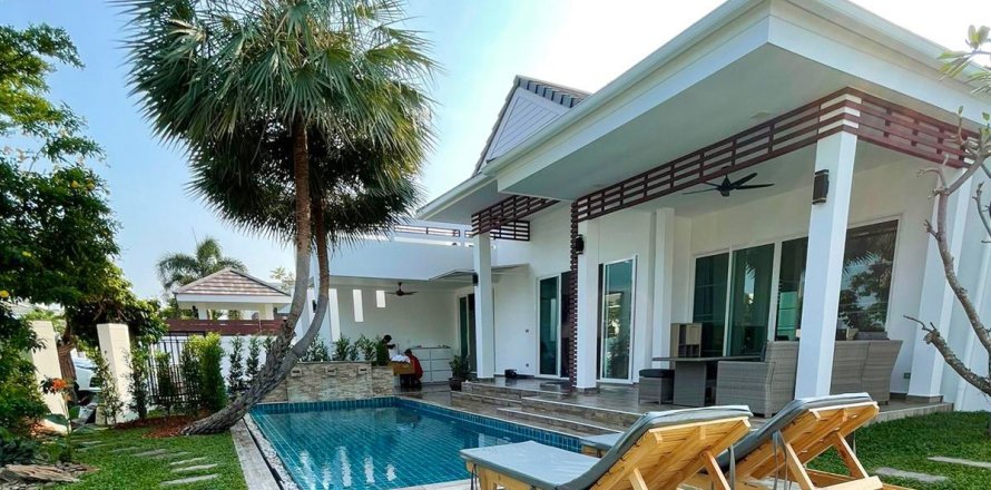 Villa in Hua Hin, Thailand 3 bedrooms № 168560