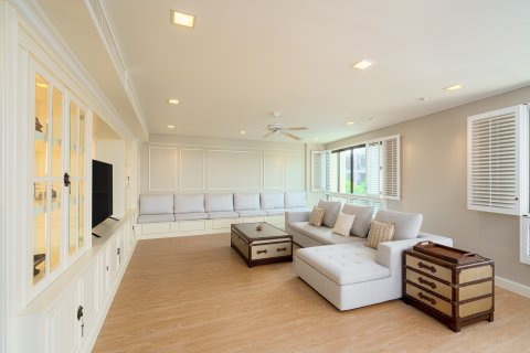 Condo in Hua Hin, Thailand, 3 bedrooms  № 168558 - photo 14