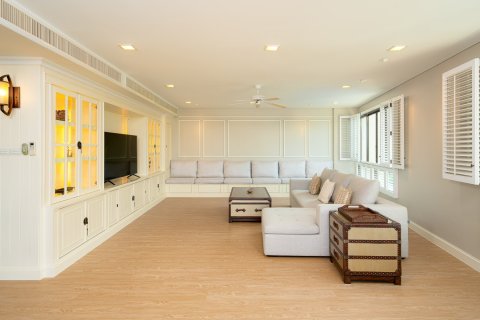 Condo in Hua Hin, Thailand, 3 bedrooms  № 168558 - photo 6