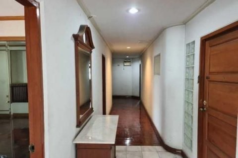 Кондоминиум с 3 спальнями в Патхум Ване, Бангкок, Таиланд № 150070 - фото 3