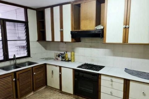 Кондоминиум с 3 спальнями в Патхум Ване, Бангкок, Таиланд № 150070 - фото 1