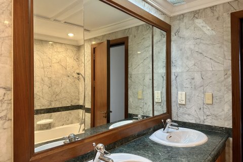 Кондоминиум с 3 спальнями в Патхум Ване, Бангкок, Таиланд № 150065 - фото 14