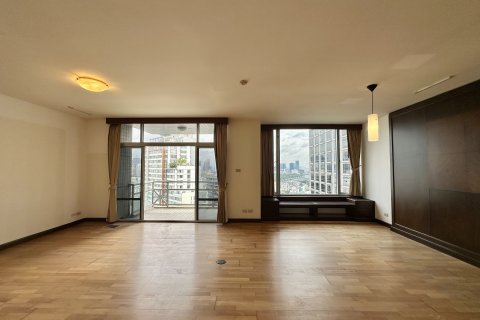 Кондоминиум с 3 спальнями в Патхум Ване, Бангкок, Таиланд № 150065 - фото 3