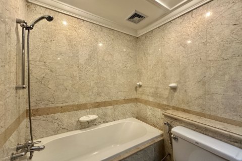 Кондоминиум с 3 спальнями в Патхум Ване, Бангкок, Таиланд № 150065 - фото 20