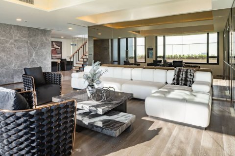 Condo in Bangkok, Thailand, 2 bedrooms  № 180834 - photo 16