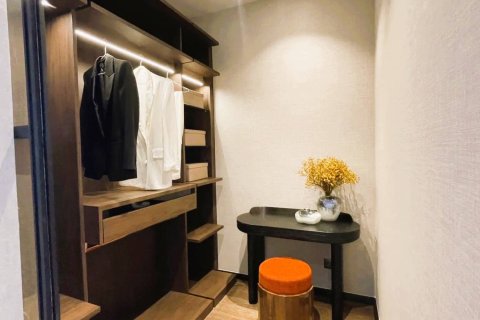 Condo in Bangkok, Thailand, 3 bedrooms  № 180830 - photo 9