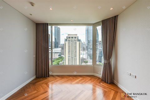 Condo in Bangkok, Thailand, 3 bedrooms № 202016 - photo 2