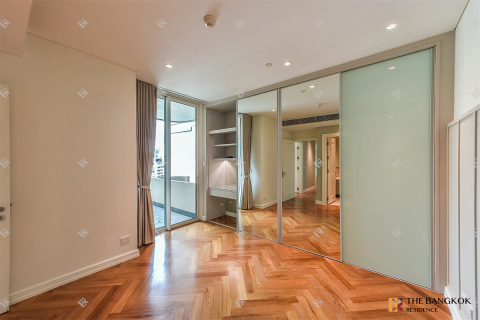 Condo in Bangkok, Thailand, 3 bedrooms № 202016 - photo 4