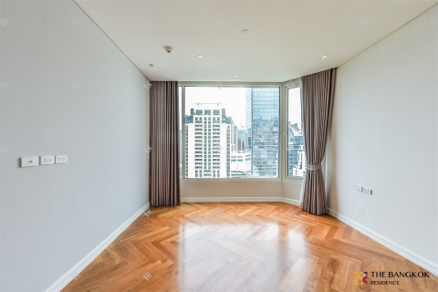 Condo in Bangkok, Thailand, 3 bedrooms № 202016 - photo 10