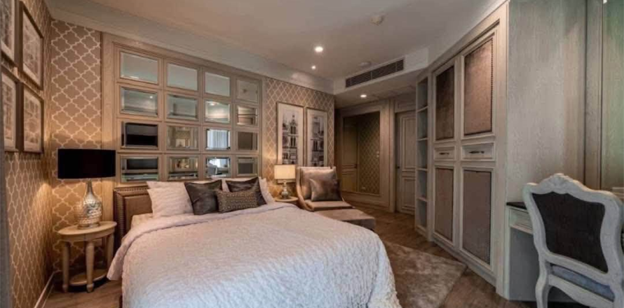 Condo in Bangkok, Thailand, 3 bedrooms  № 202017