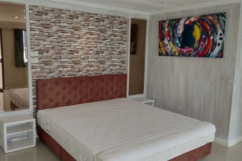 Condo in Bangkok, Thailand, 2 bedrooms  № 143324 - photo 7