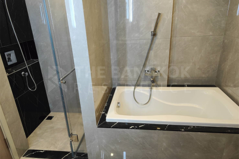 Condo in Bangkok, Thailand, 2 bedrooms  № 201979 - photo 5