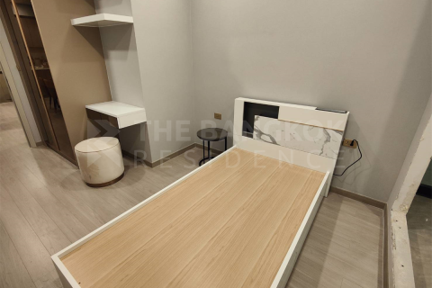 Condo in Bangkok, Thailand, 2 bedrooms  № 201979 - photo 2