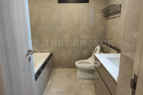 Condo in Bangkok, Thailand, 2 bedrooms  № 201979 - photo 4
