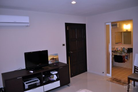 Condo on Jomtien Beach, Pattaya, Thailand, 1 bedroom  № 176526 - photo 12