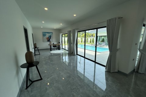 Вилла в Паттайе, Таиланд с 4 спальнями  № 148658 - фото 21