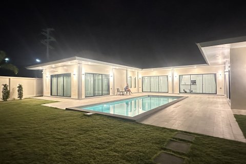 Вилла в Паттайе, Таиланд с 4 спальнями  № 148658 - фото 15