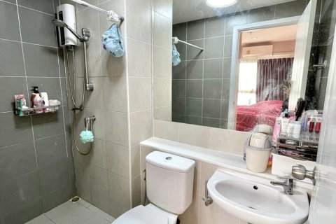 Condo à Suan Luang, Bangkok, Thaïlande, 2 chambres № 164641 - photo 7