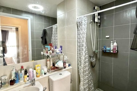 Condo à Suan Luang, Bangkok, Thaïlande, 2 chambres № 164641 - photo 6