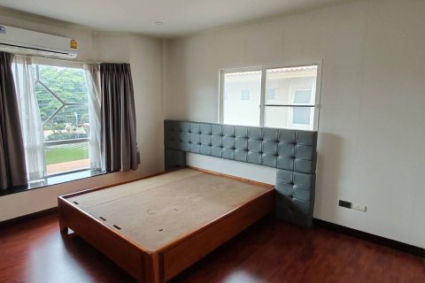 Maison à Bang Bua Thong, Thaïlande 4 chambres № 164640 - photo 11