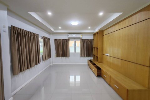 Maison à Bang Bua Thong, Thaïlande 4 chambres № 164640 - photo 4