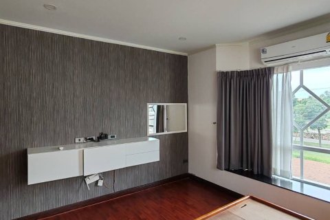 Maison à Bang Bua Thong, Thaïlande 4 chambres № 164640 - photo 12