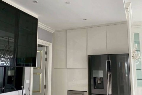 Penthouse in Bangkok, Thailand 5 bedrooms № 134483 - photo 5