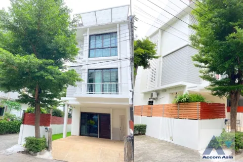 Reihenhaus in Suan Luang, Bangkok, Thailand 3 Schlafzimmer № 216245 - Foto 8