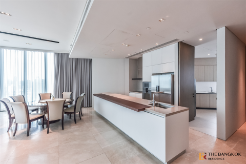 Condo in Bangkok, Thailand, 3 bedrooms № 184629 - photo 8