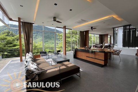 Penthouse in Kamala, Thailand 3 bedrooms № 179429 - photo 1