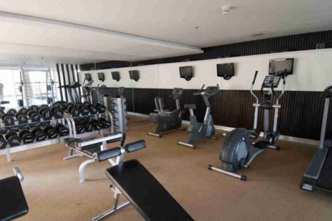 Condo in Bangkok, Thailand, 2 bedrooms  № 183607 - photo 11