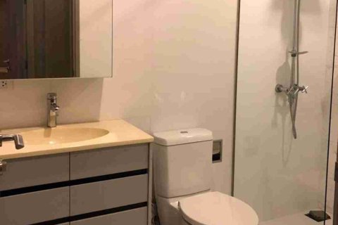 Condo in Bangkok, Thailand, 2 bedrooms № 183609 - photo 9