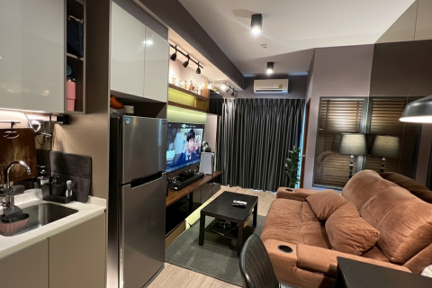 Studio dans le Condo à Huai Khwang, Bangkok, Thaïlande  № 147673 - photo 1