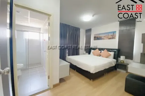 Condominio de 2 dormitorios en Jomtien Beach, Pattaya, Tailandia № 212842 - foto 11