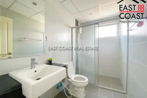 Condominio de 2 dormitorios en Jomtien Beach, Pattaya, Tailandia № 212842 - foto 14