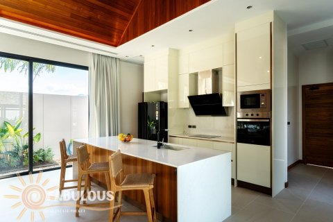 Villa in Bang Tao, Thailand 3 bedrooms № 179360 - photo 15