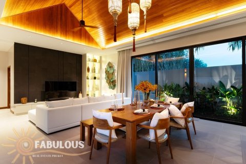 Villa in Bang Tao, Thailand 3 bedrooms № 179360 - photo 6